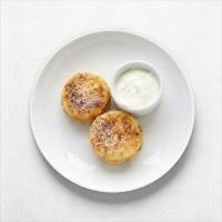 СЫРНИКИ СО СМЕТАНОЙ 160/40Г ГАСТРОНОМИЯ