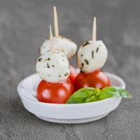 КАНАПЕ МИНИ КАПРЕЗЕ ИЗ МОЦАРЕЛЛЫ 35 ГР ГАСТРОНОМИЯ