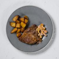 Стейк свиной с соусом из опят и обжаренным картофелем, 160/90/40гр
