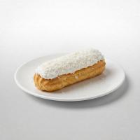 Эклер с белковым кремом и кокосом