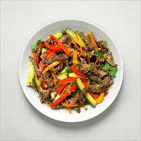 Салат гриль с говядиной 200г