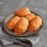 СЛОЙКА С ВЕТЧИНОЙ В СЫРНО-ЧЕСНОЧНОМ СОУСЕ 40 Г ГАСТРОНОМИЯ