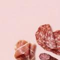 Колбасы, мясные деликатесы