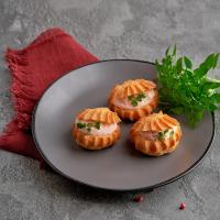 ПРОФИТРОЛИ С МУССОМ ИЗ ЛОСОСЯ 40Г ГАСТРОНОМИЯ