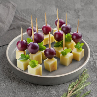 Канапе с сыром и виноградом 35г