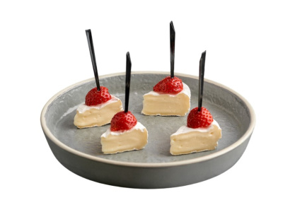 КАНАПЕ БРИ С КЛУБНИКОЙ 35Г