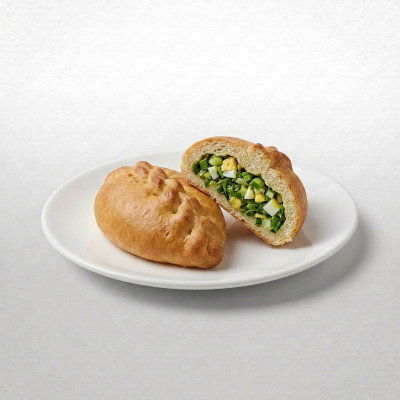 Пирожок с зеленым луком и яйцом