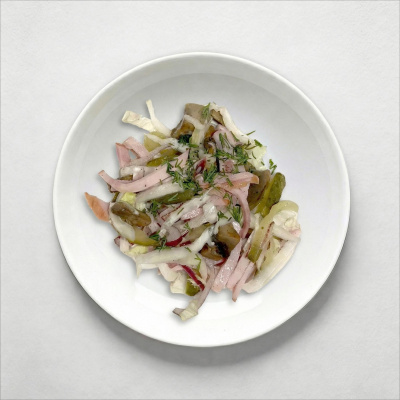 Салат с ветчиной и шампиньонами 100г