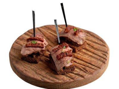 БРУСКЕТА С РОСТБИФОМ 50 Г